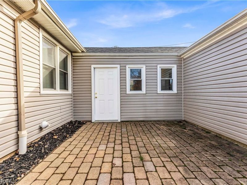 9716 Alexander Road , Garfield Heights, OH 44125 Photo 27