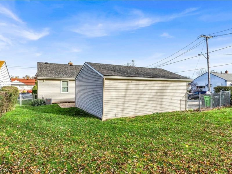 9716 Alexander Road , Garfield Heights, OH 44125 Photo 29