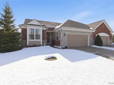 23346 Spring Creek Drive , Macomb Twp, MI 48042