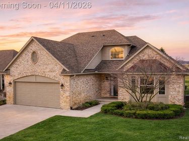 20622 Golf Ridge Circle, Livonia, MI 48152