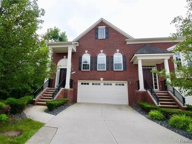 806 Red Run Drive , Troy, MI 48085