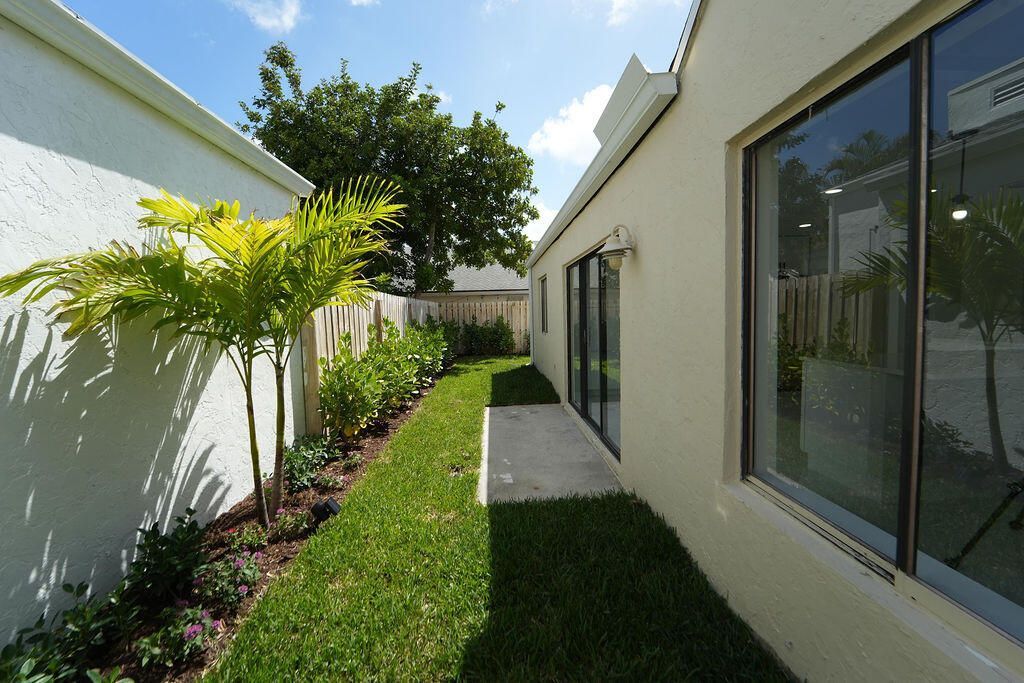 875 NW 22nd Avenue, Delray Beach, FL 33445 Photo