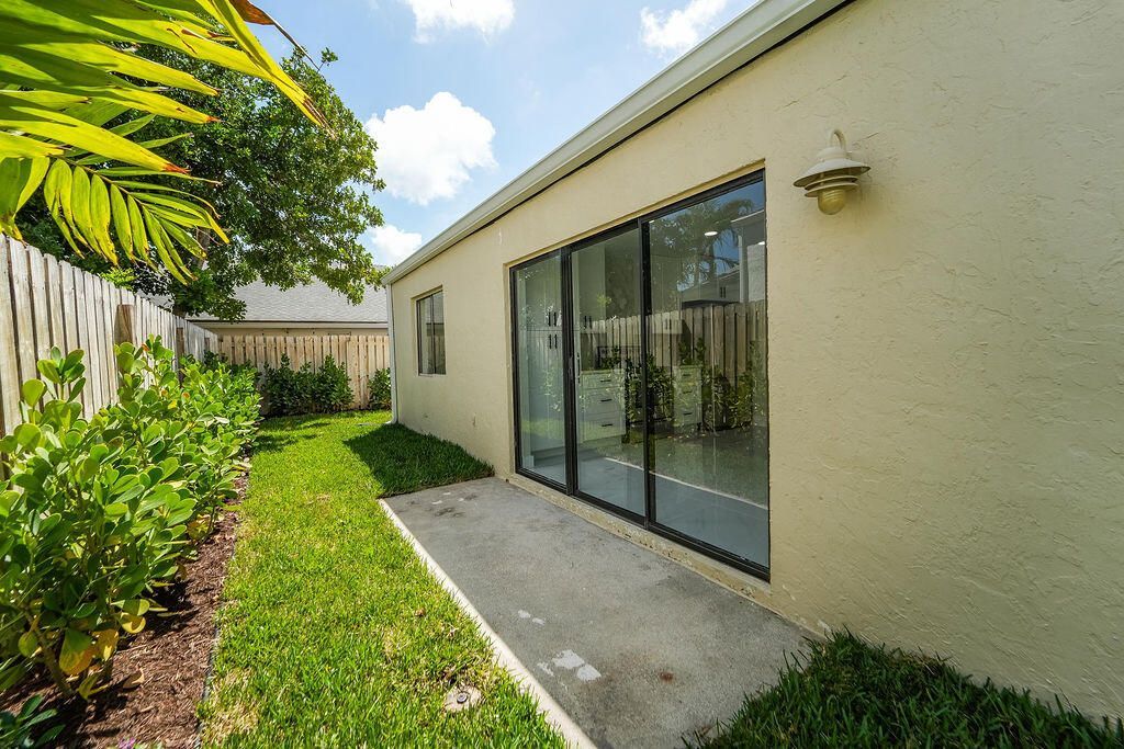 875 NW 22nd Avenue, Delray Beach, FL 33445 Photo