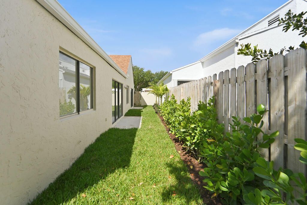 875 NW 22nd Avenue, Delray Beach, FL 33445 Photo
