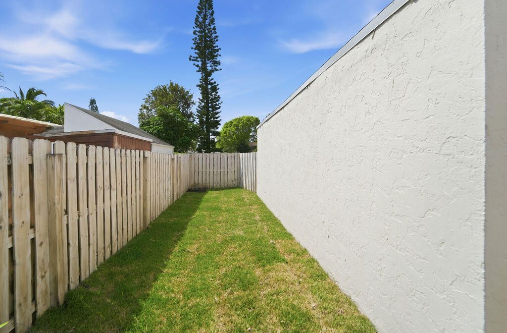 875 NW 22nd Avenue, Delray Beach, FL 33445 Photo