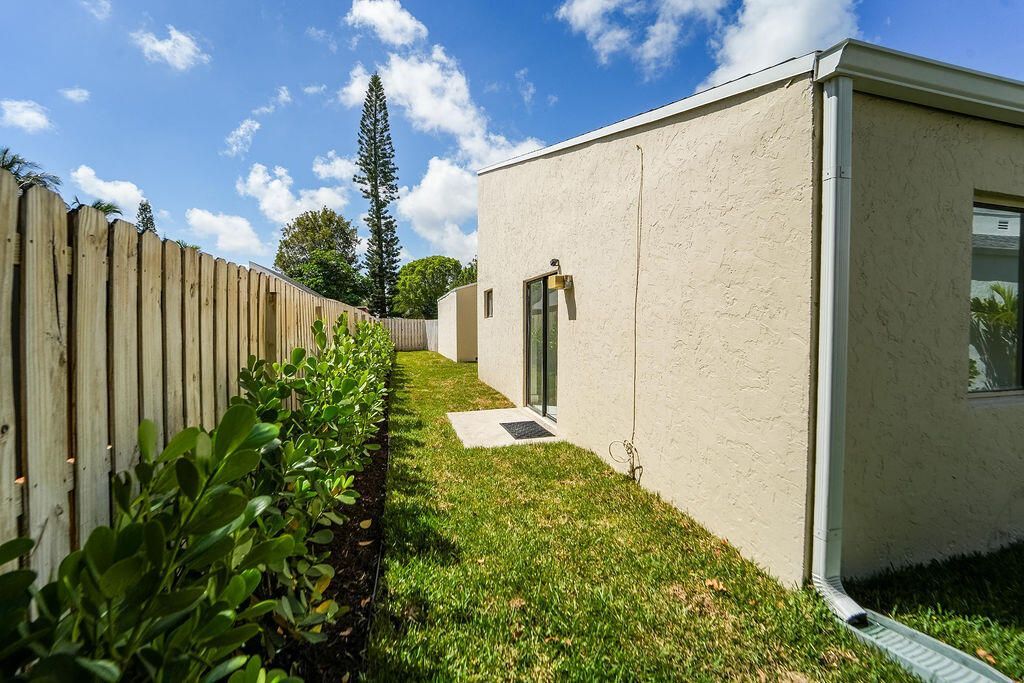 875 NW 22nd Avenue, Delray Beach, FL 33445 Photo
