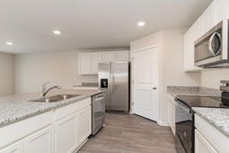 100 Horatio Lane  photo 4