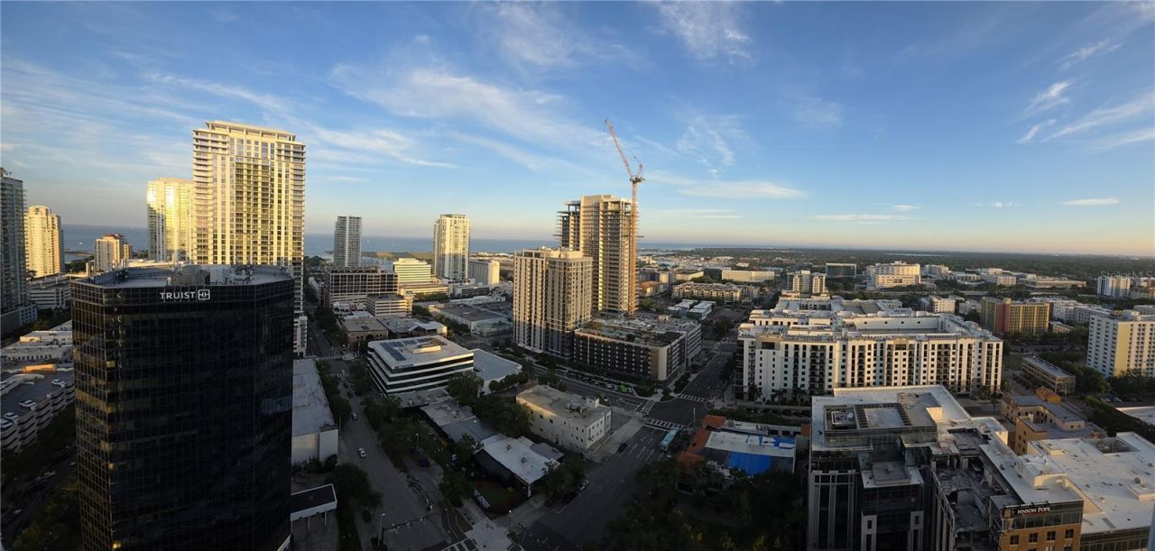 400 Central Avenue, Unit 2505, Saint Petersburg, FL 33701 Photo