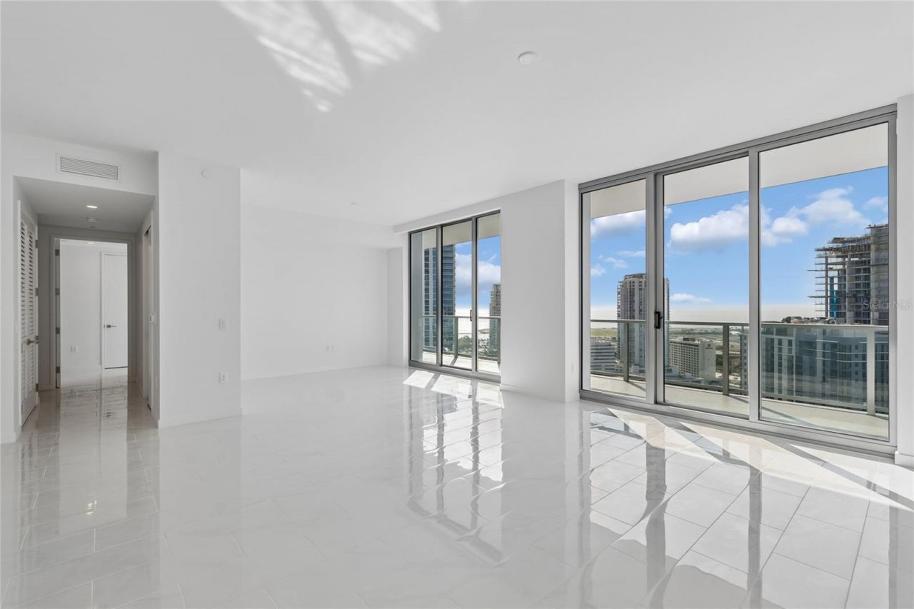 400 Central Avenue, Unit 2505, Saint Petersburg, FL 33701 Photo