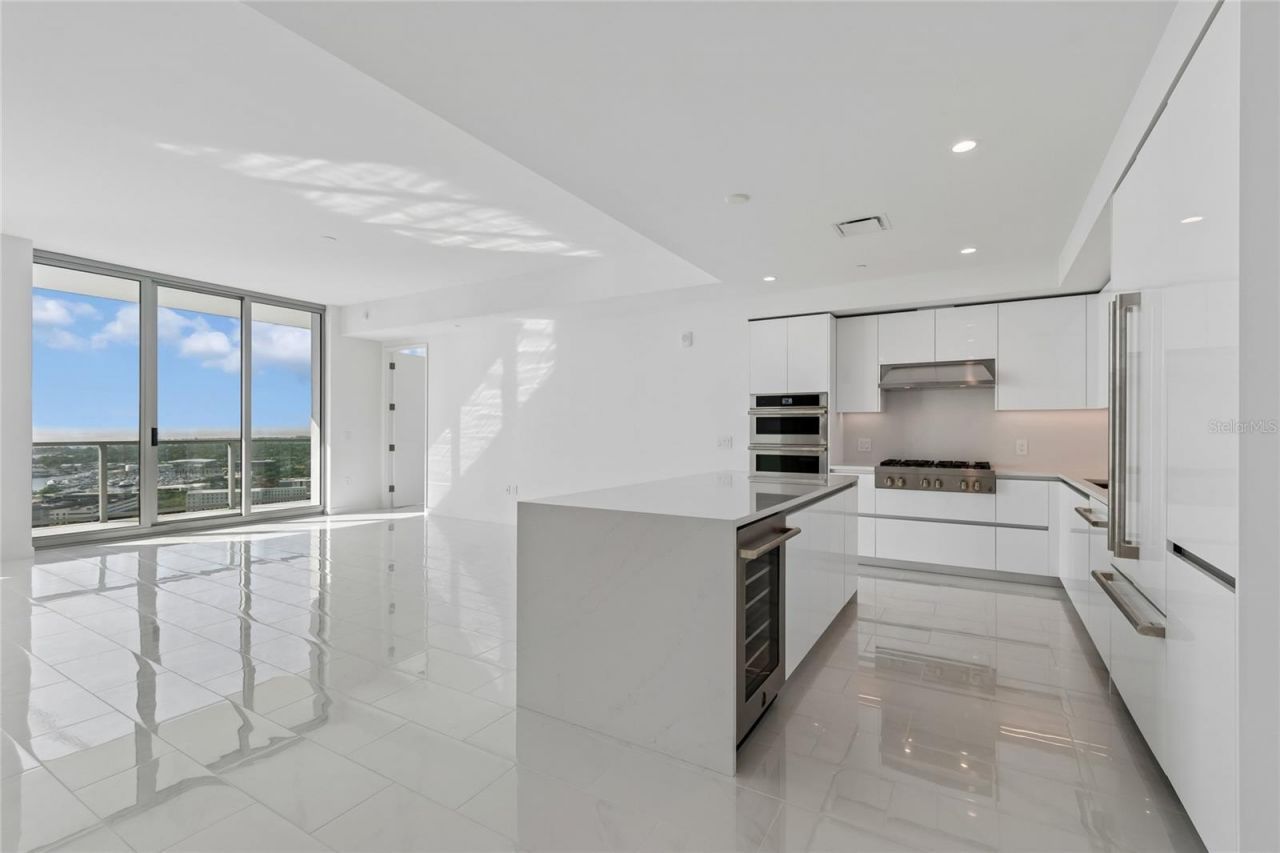 400 Central Avenue, Unit 2505, Saint Petersburg, FL 33701 Photo