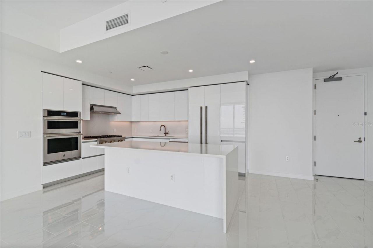 400 Central Avenue, Unit 2505, Saint Petersburg, FL 33701 Photo