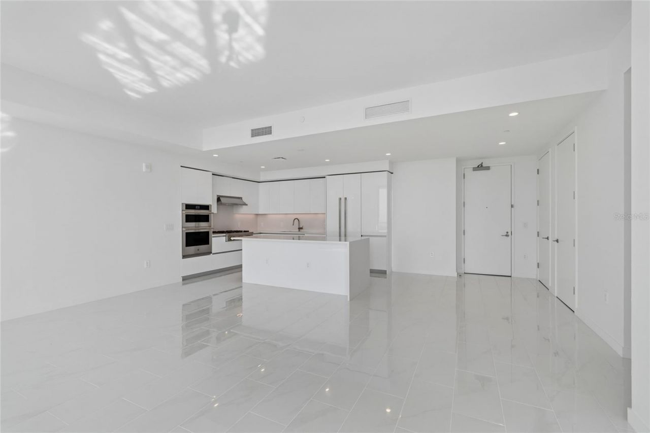 400 Central Avenue, Unit 2505, Saint Petersburg, FL 33701 Photo