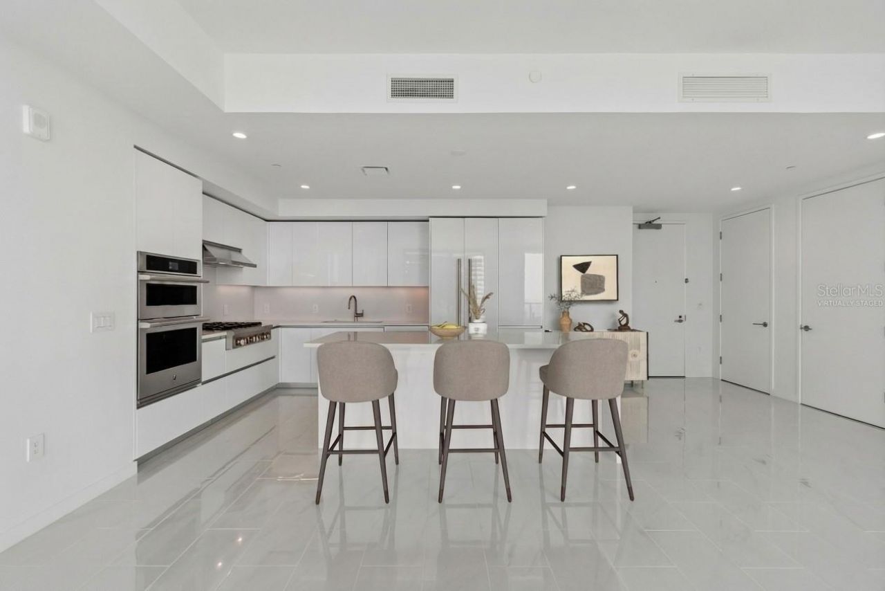 400 Central Avenue, Unit 2505, Saint Petersburg, FL 33701 Photo