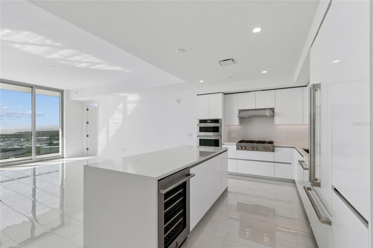 400 Central Avenue, Unit 2505, Saint Petersburg, FL 33701 Photo