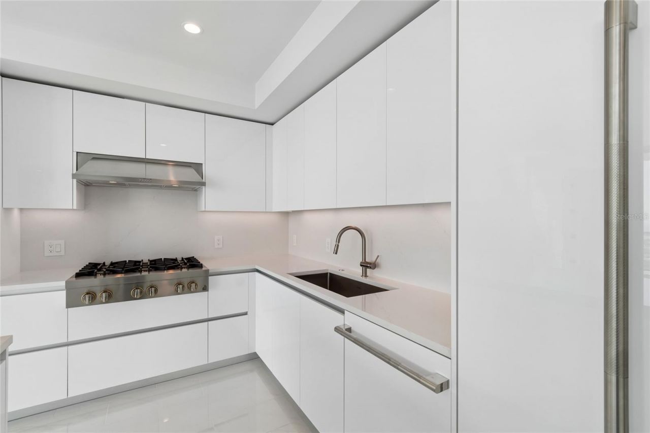 400 Central Avenue, Unit 2505, Saint Petersburg, FL 33701 Photo