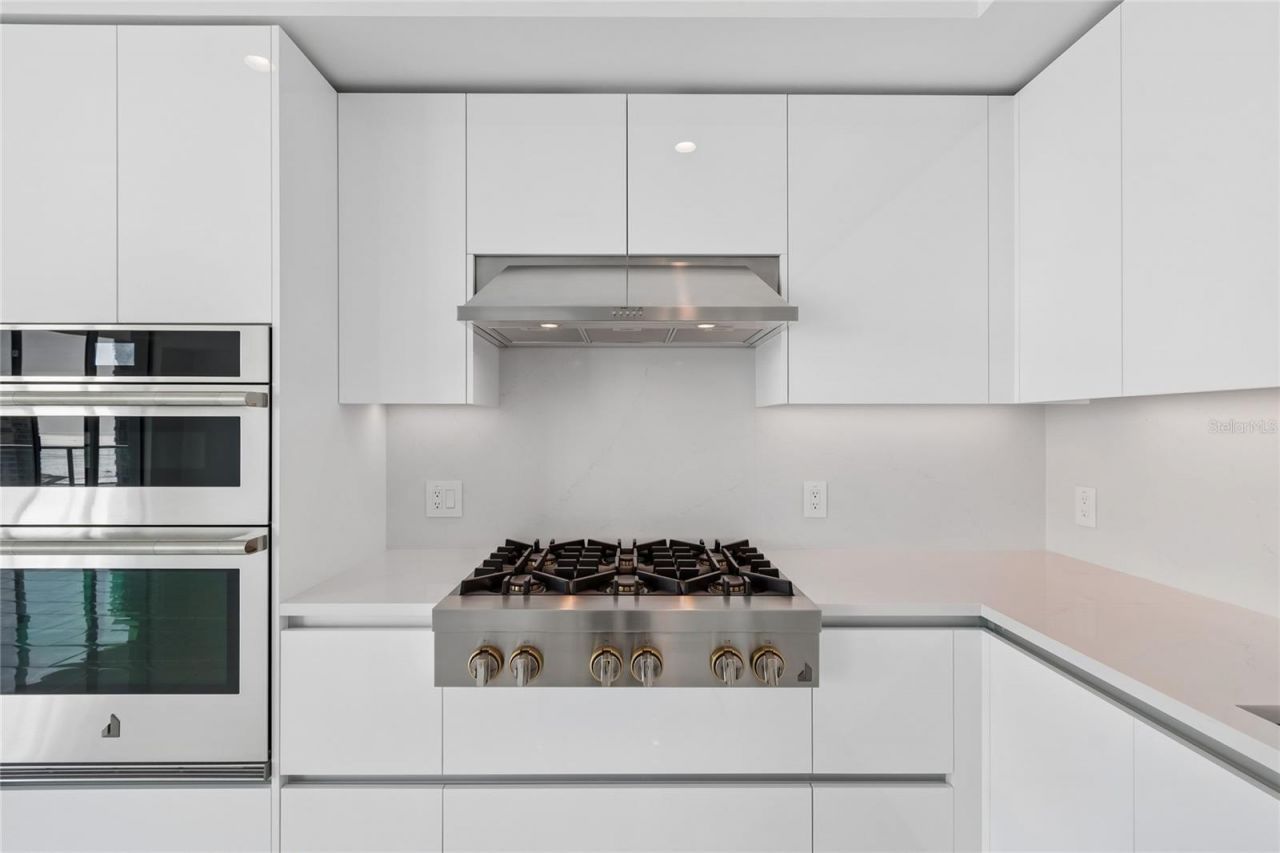 400 Central Avenue, Unit 2505, Saint Petersburg, FL 33701 Photo