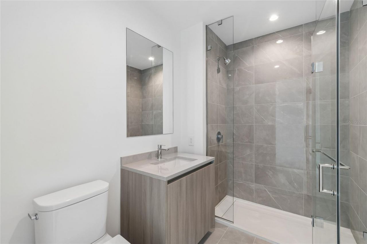 400 Central Avenue, Unit 2505, Saint Petersburg, FL 33701 Photo