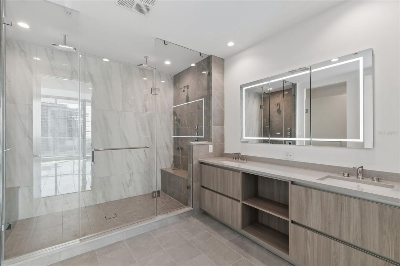 400 Central Avenue, Unit 2505, Saint Petersburg, FL 33701 Photo