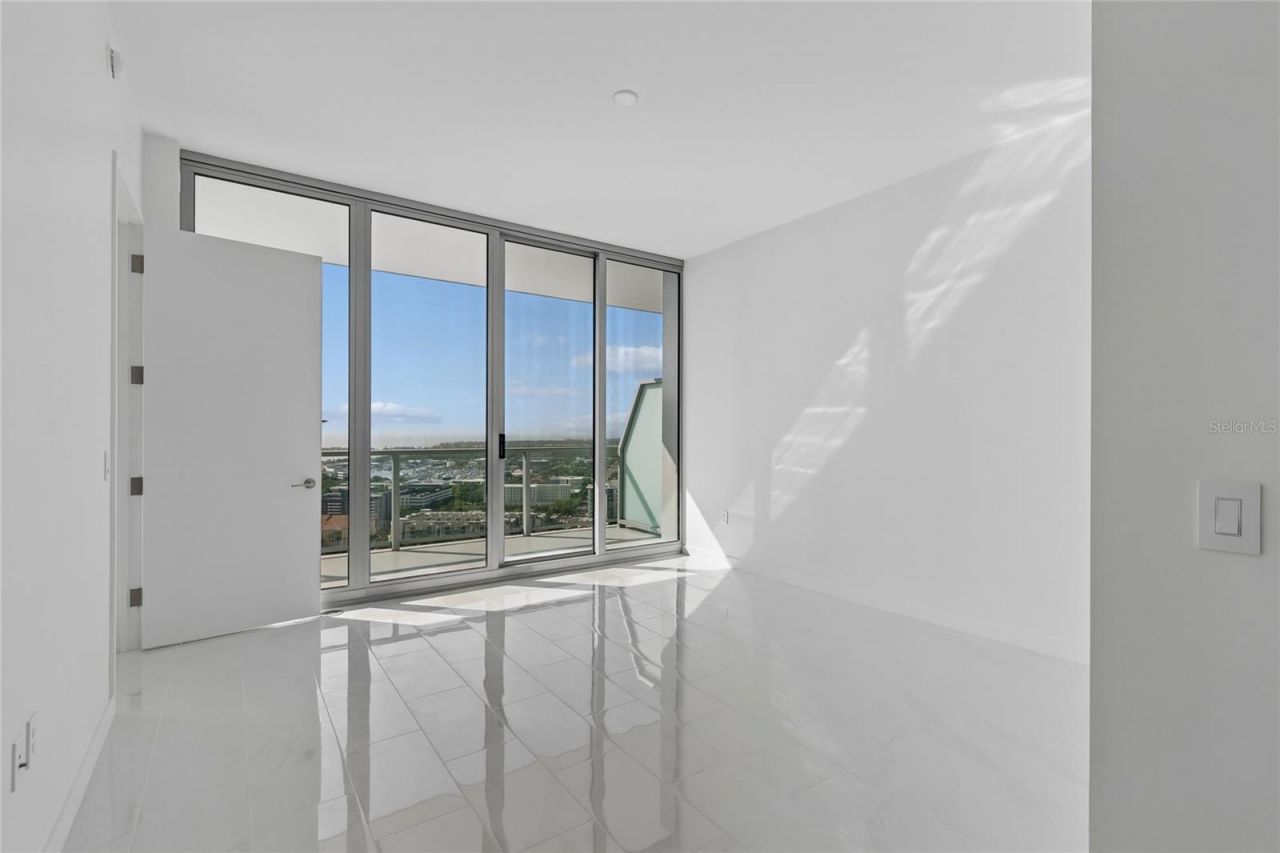 400 Central Avenue, Unit 2505, Saint Petersburg, FL 33701 Photo