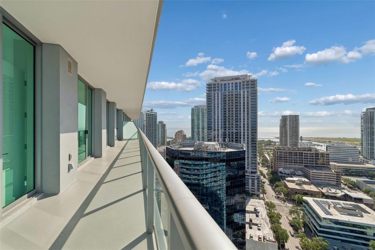 400 Central Avenue, Unit 2505, Saint Petersburg, FL 33701 Photo