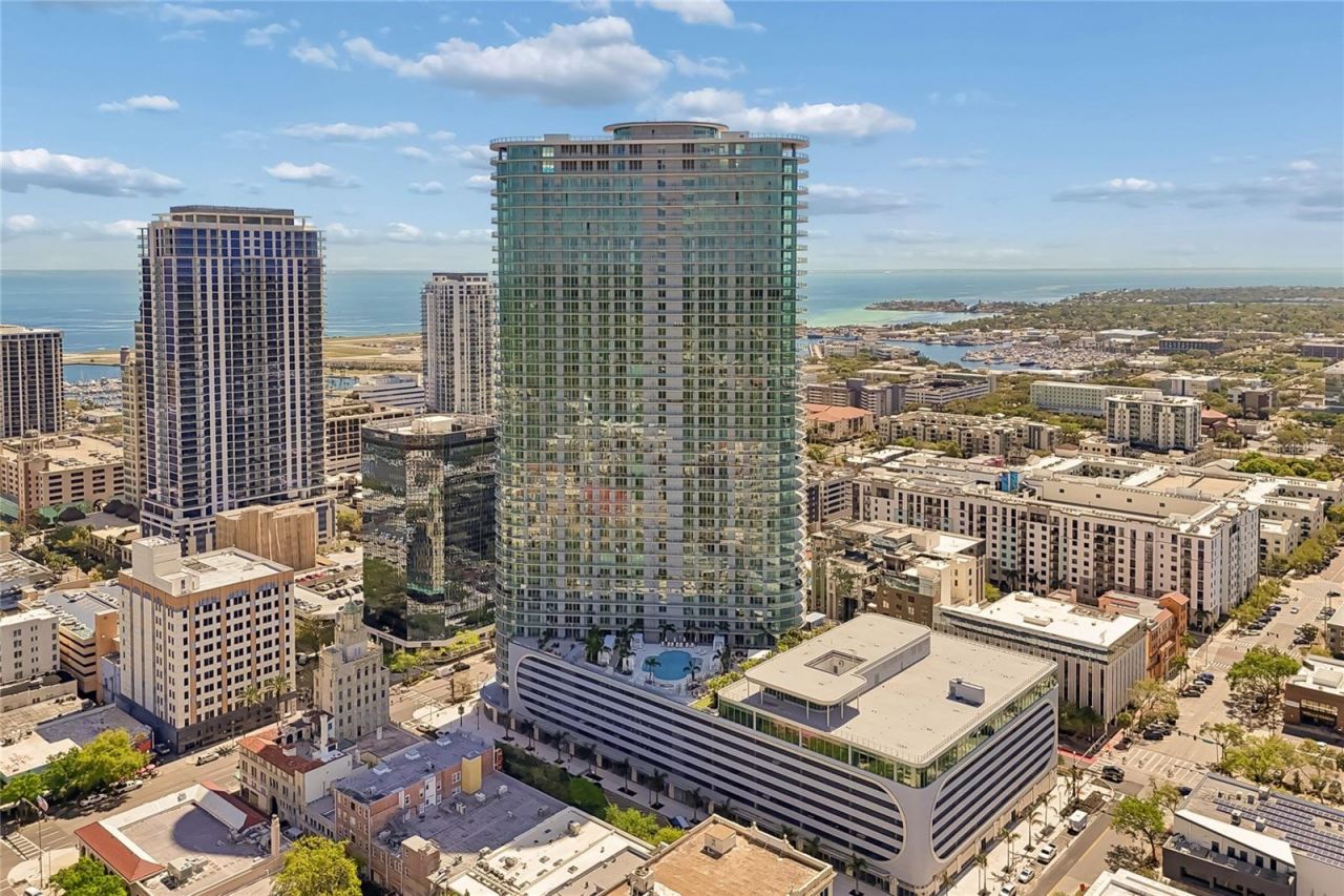 400 Central Avenue, Unit 2505, Saint Petersburg, FL 33701 Photo