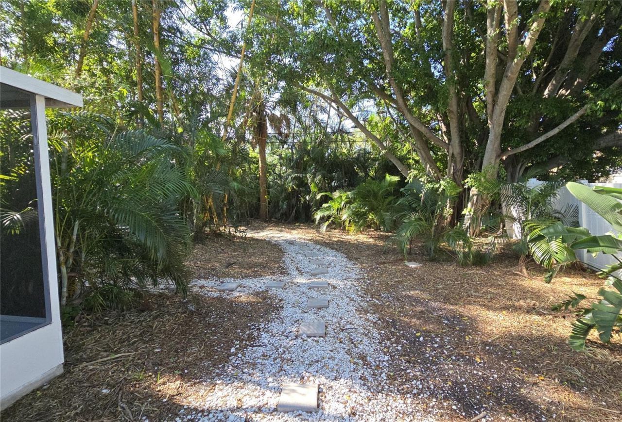 2107 Pine Terrace, Sarasota, FL 34231 Photo