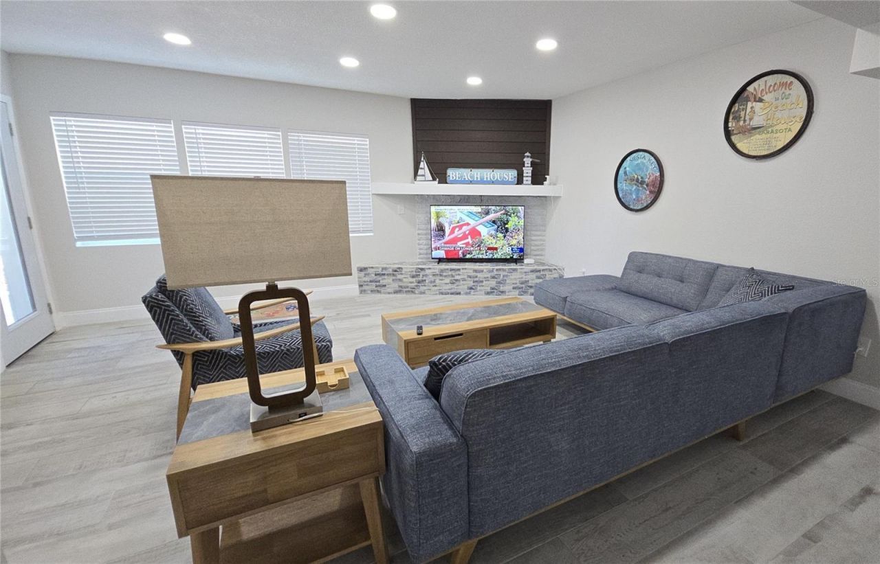 2107 Pine Terrace, Sarasota, FL 34231 Photo