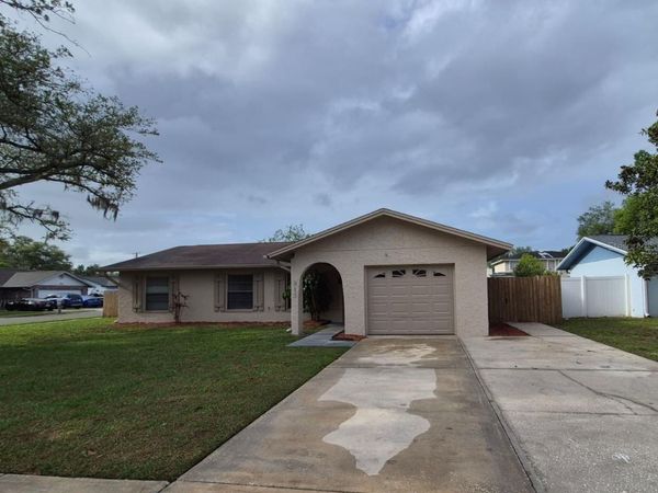 813 SENATE COURT, TAMPA, FL 33613