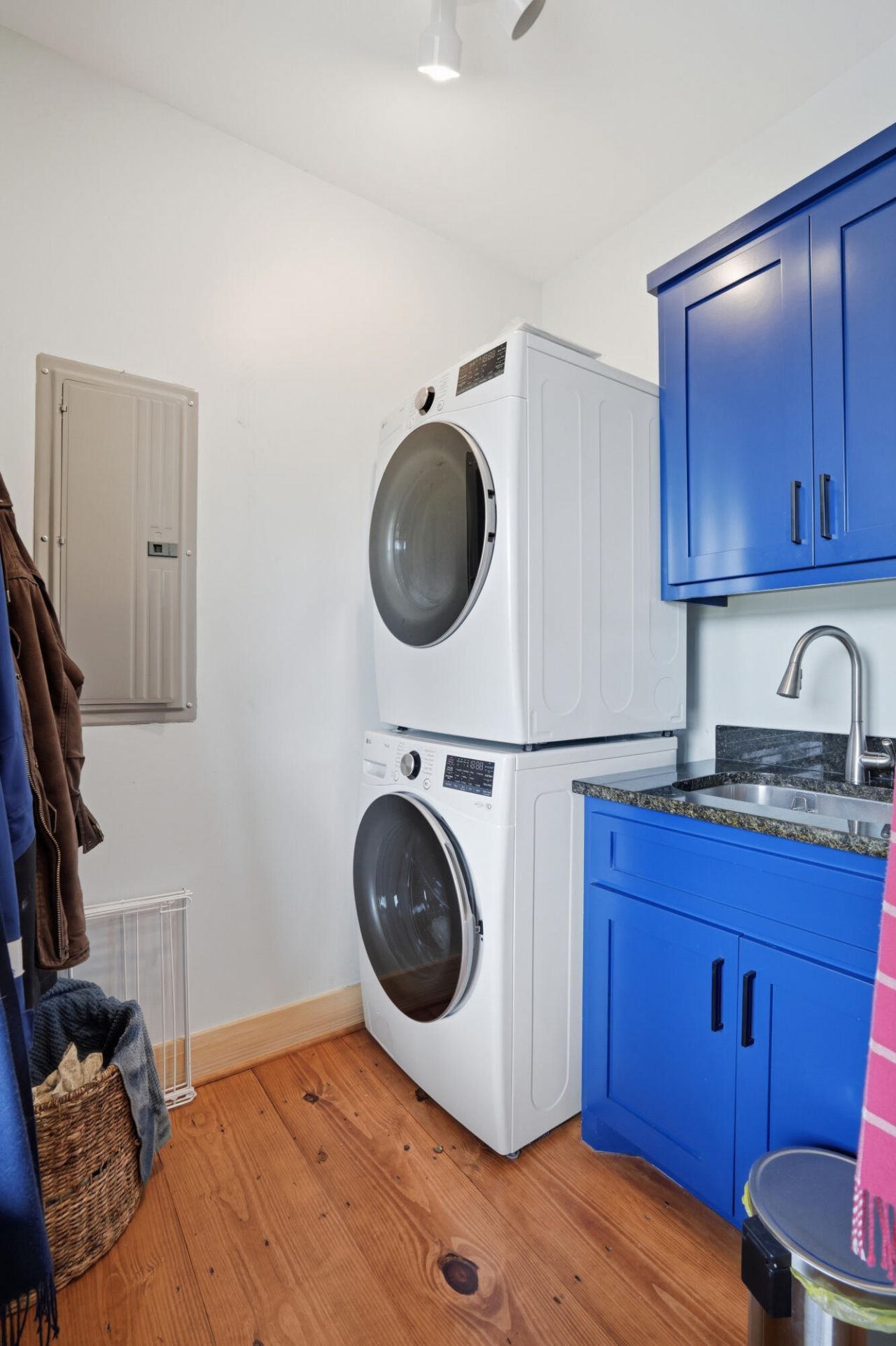 1692 Wharf Ferry Road Photo 14