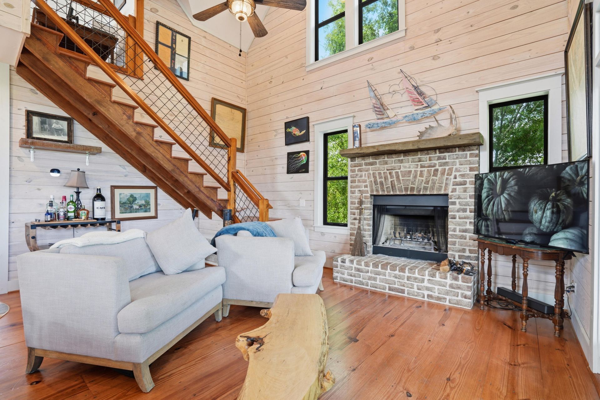 1692 Wharf Ferry Road Photo 16