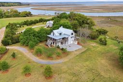 1692 Wharf Ferry Road photo 4