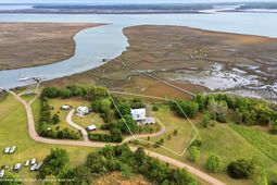 1692 Wharf Ferry Road photo 4