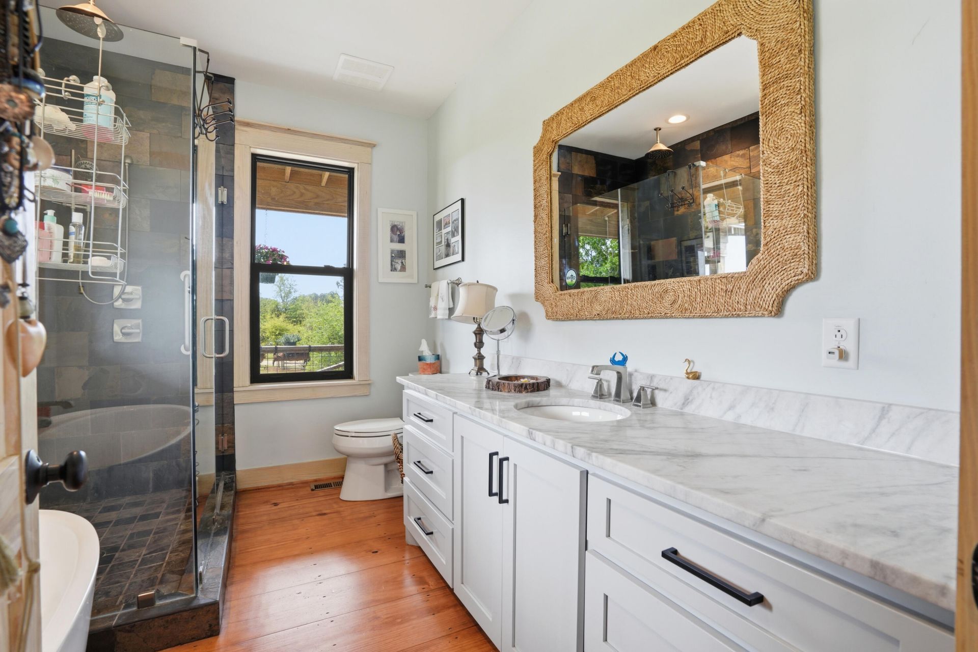 1692 Wharf Ferry Road Photo 31