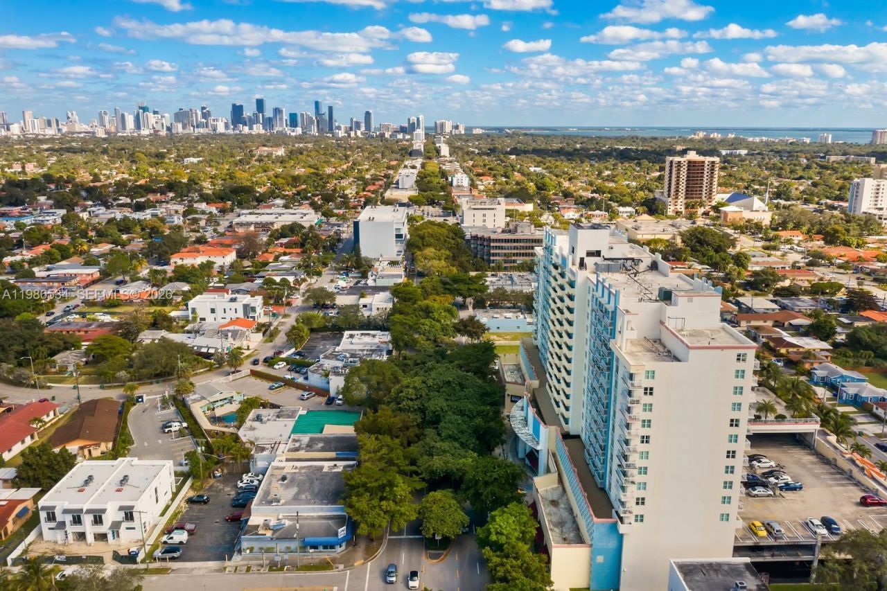 3000 Coral Way , Unit 416, Miami, FL 33145 Photo