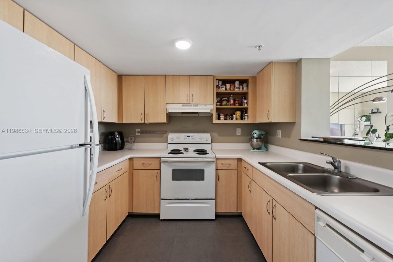 3000 Coral Way , Unit 416, Miami, FL 33145 Photo