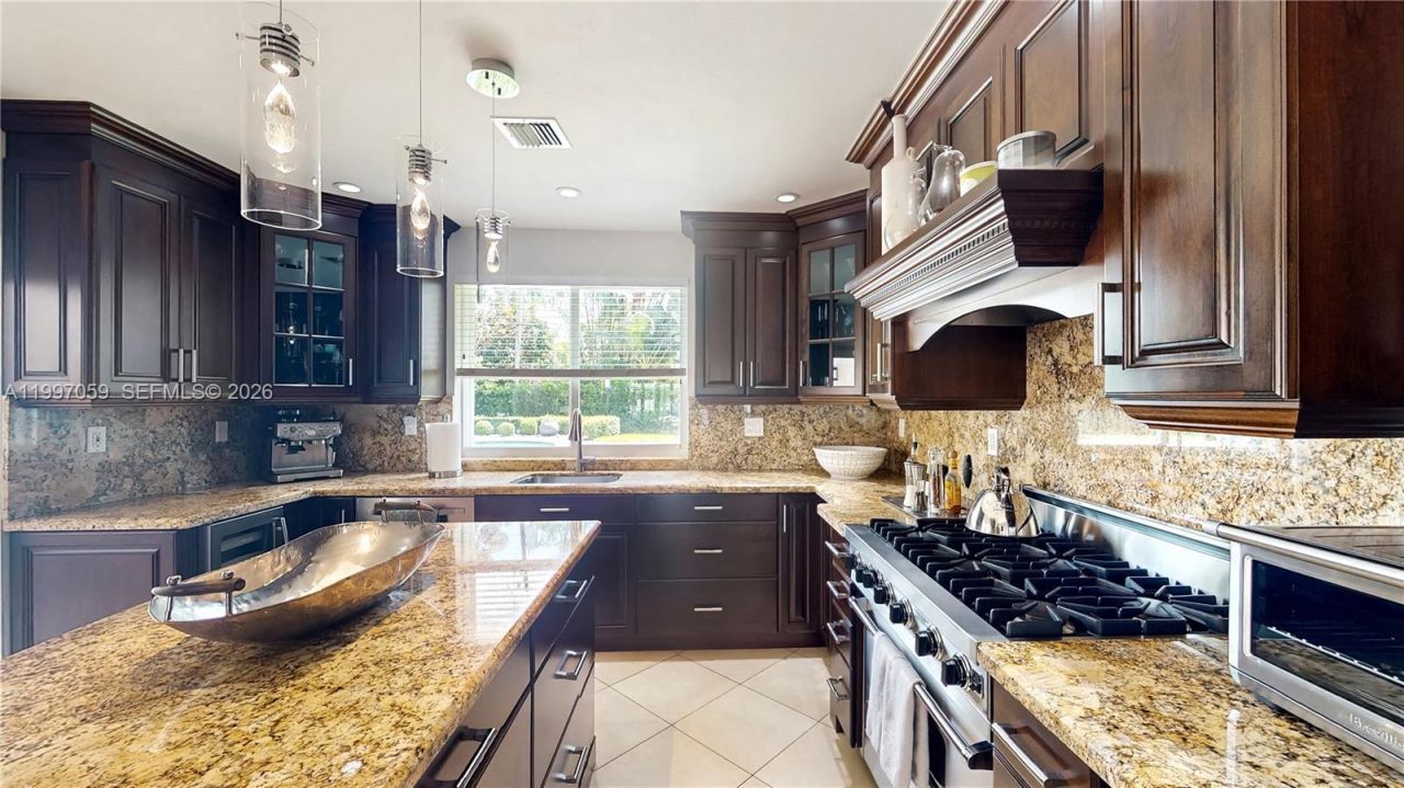 8860 SW 155th Ter , Palmetto Bay, FL 33157 Photo