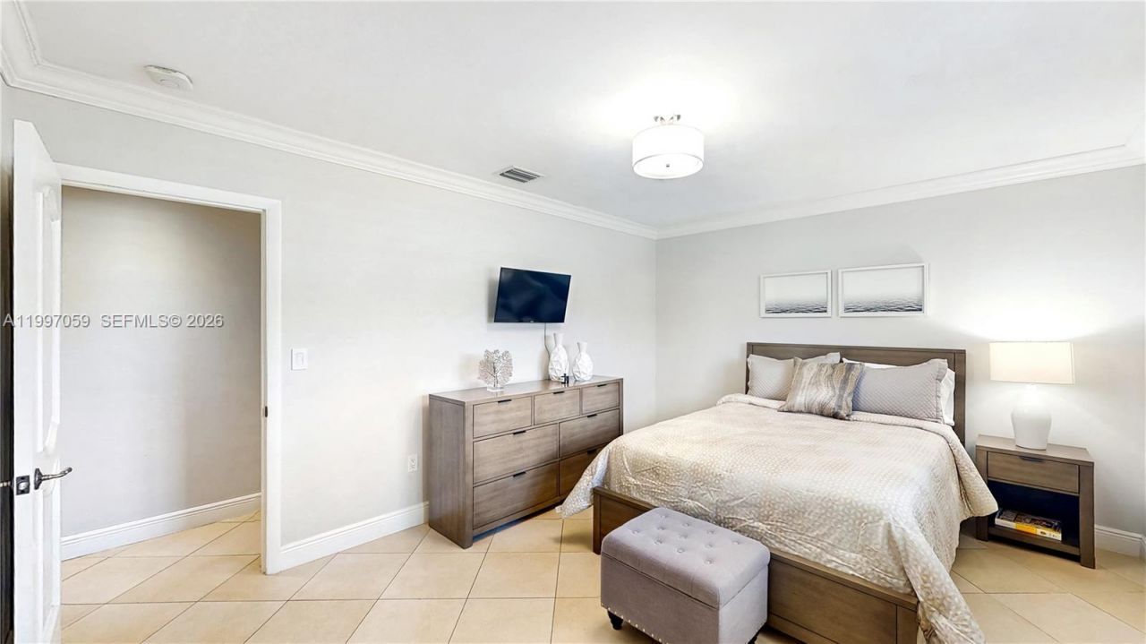 8860 SW 155th Ter , Palmetto Bay, FL 33157 Photo