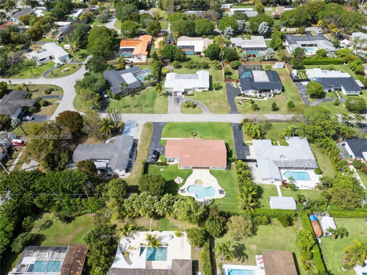 8860 SW 155th Ter , Palmetto Bay, FL 33157 Photo