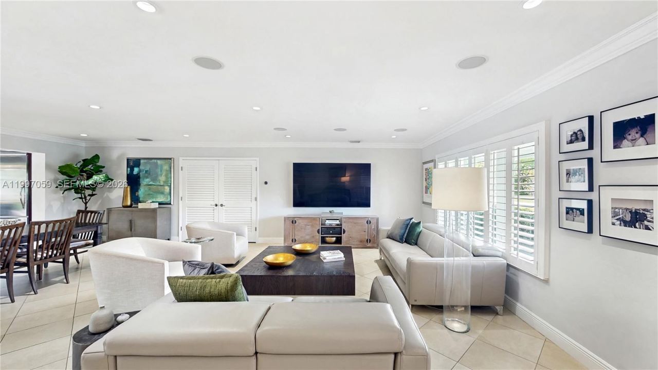 8860 SW 155th Ter , Palmetto Bay, FL 33157 Photo