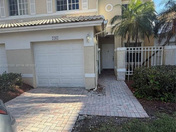 2262 NW 171st Ter , Pembroke Pines, FL 33028