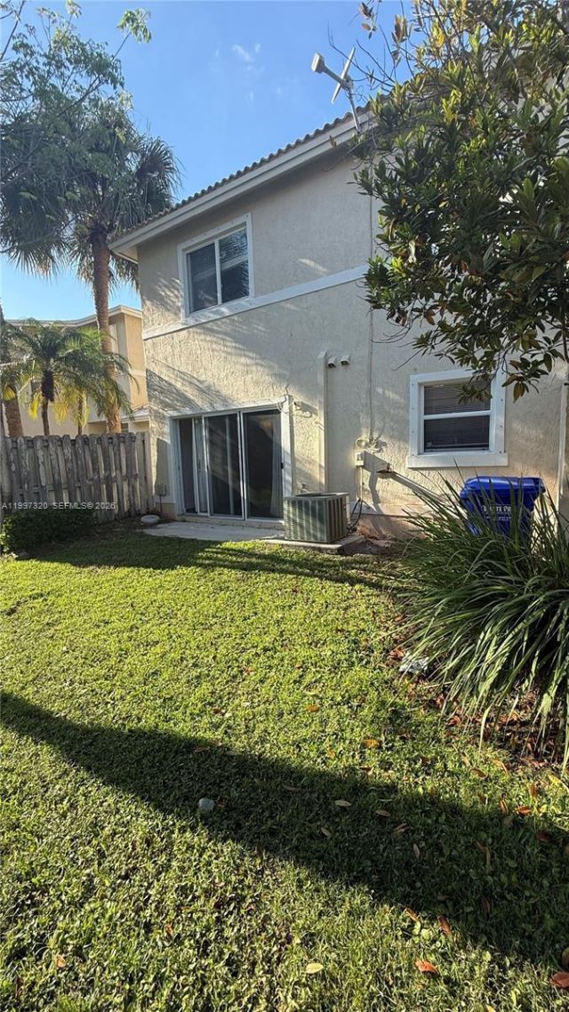 2262 NW 171st Ter, Pembroke Pines, FL 33028 Photo