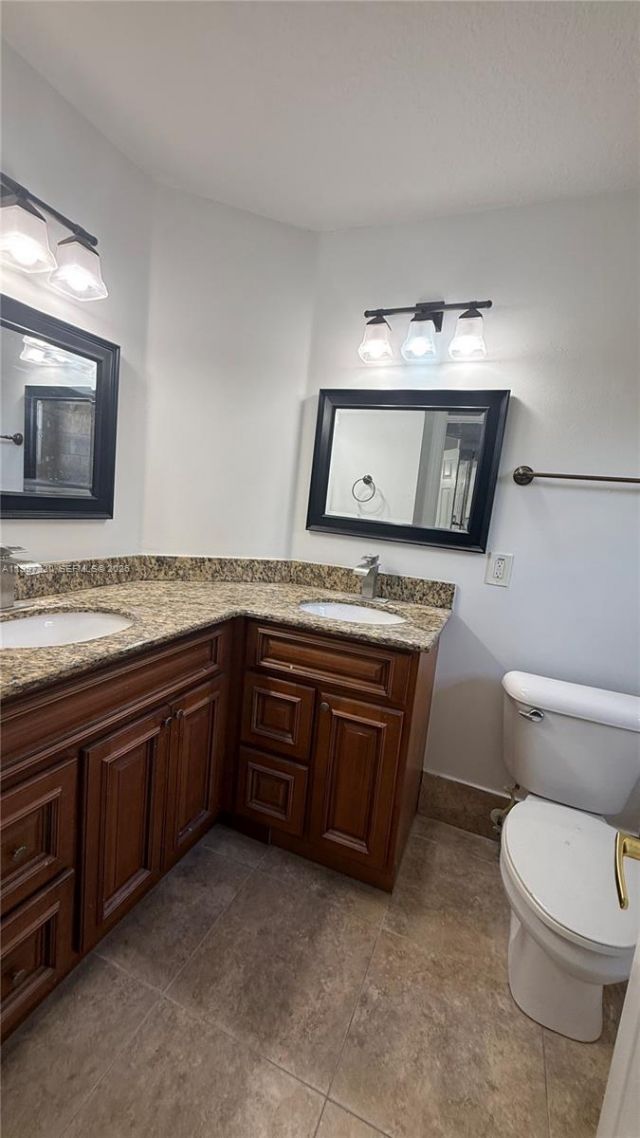 2262 NW 171st Ter, Pembroke Pines, FL 33028 Photo