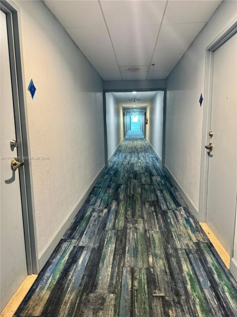 7501 E Treasure Dr, Unit 3D, North Bay Village, FL 33141 Photo