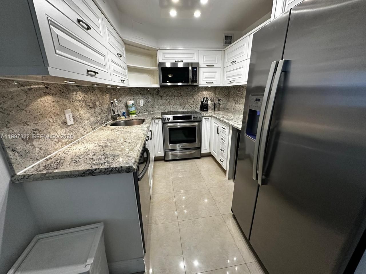 5225 Collins Ave, Unit 614, Miami Beach, FL 33140 Photo