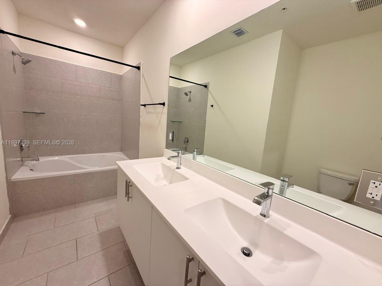 8001 NW 41st St, Unit F-305, Doral, FL 33166 Photo