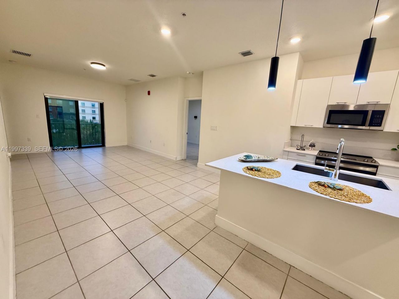 8001 NW 41st St, Unit F-305, Doral, FL 33166 Photo