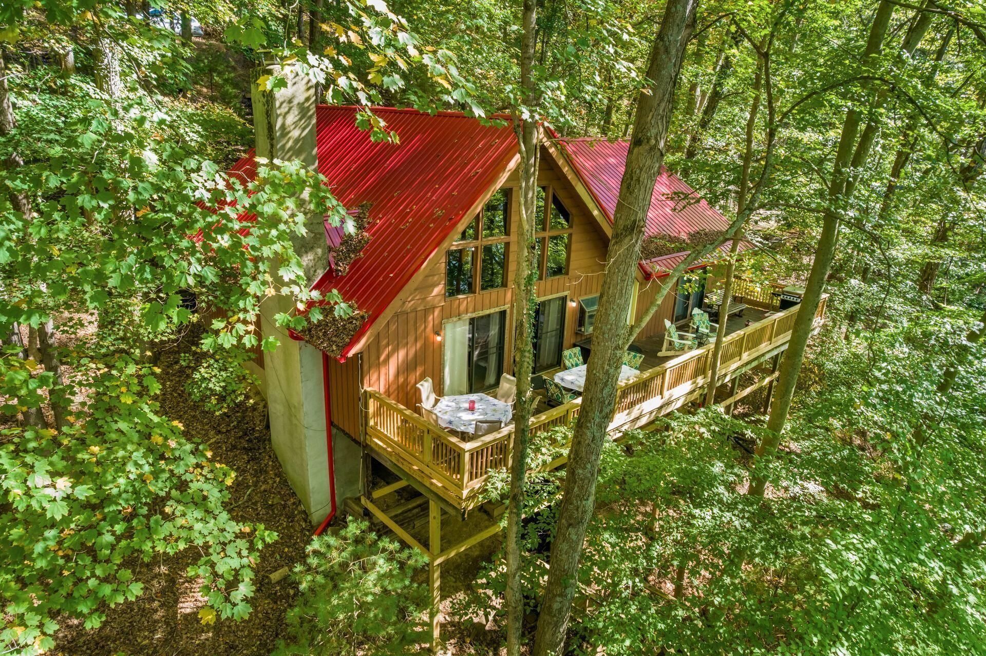 721 Natchez Lane , Hideaway Hills, OH 43107 Main Photo