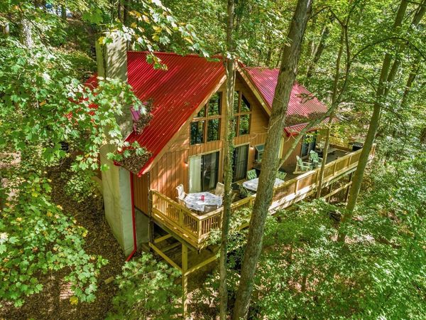 721 Natchez Lane , Hide A Way Hills, OH 43107