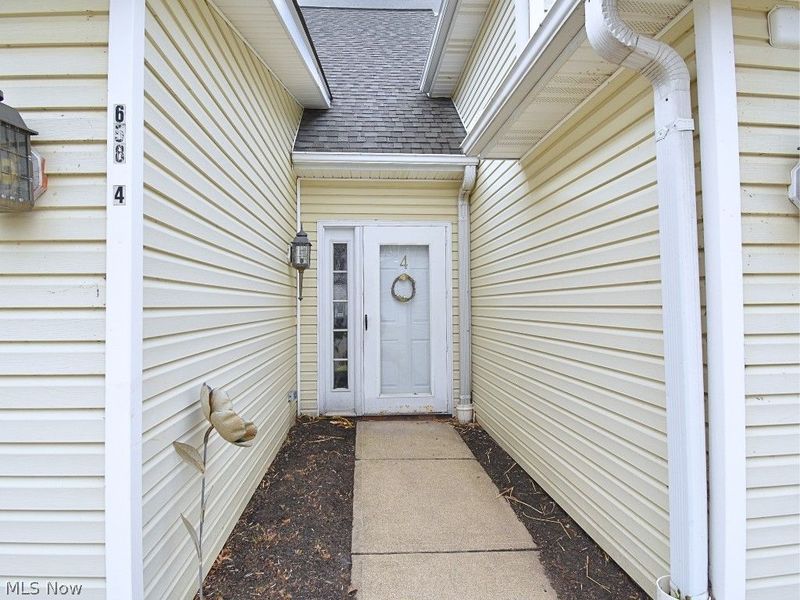 658 2nd Street, Unit 4, Fairport Harbor, OH 44077 Photo 3