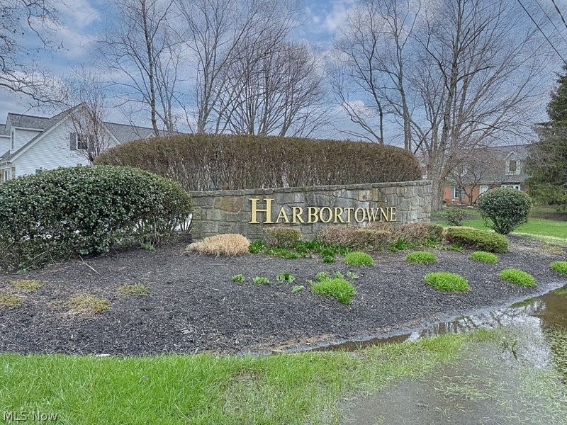 658 2nd Street, Unit 4, Fairport Harbor, OH 44077 Photo 4